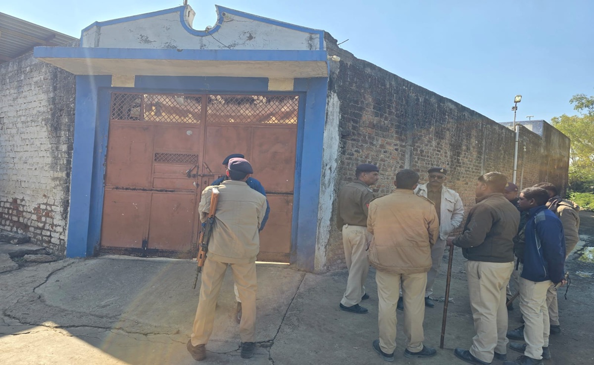 Drug Factory Busted: नशे की फैक्ट्री पर रतलाम पुलिस का वार; मोस्ट वांटेड गिरफ्तार, 10 KG ड्रग्स समेत ये मिला