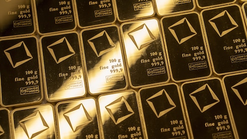 Gold And Silver Jump To Record Highs On Greenland Tariff Threats