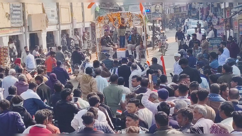 ड्यूटी पर जाते समय CRPF जवान की बाइक खाई में ग&zwj;िरने से मौत, सैनिक सम्मान के साथ अंत&zwj;िम संस्&zwj;कार &nbsp;