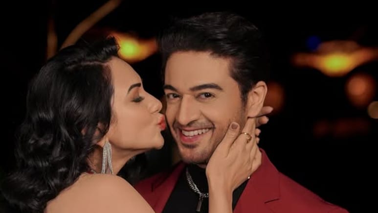 Akanksha Chamola Dismisses Divorce Rumours With Gaurav Khanna: "Absolutely No Trouble In Our Marriage"