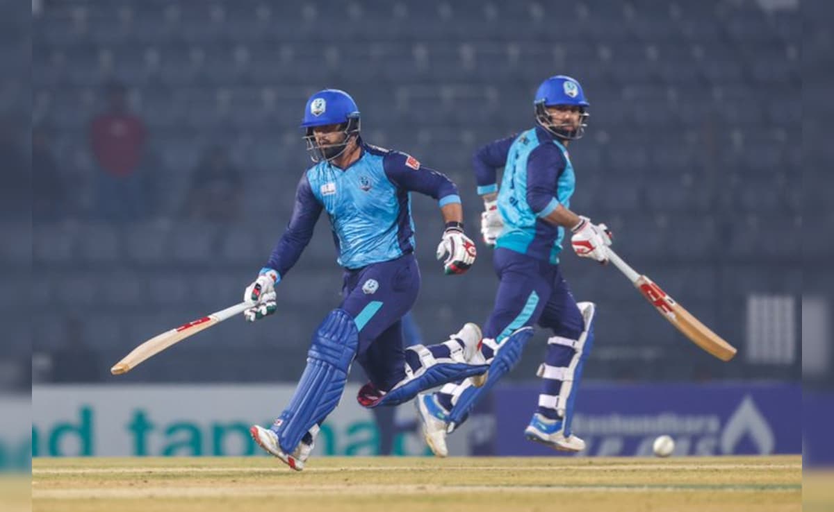 क्रिकेट के मैदान पर दुर्लभ पल, बाप-बेटे की जोड़ी ने BPL में जमाया रंग, नबी ने खास पल पर दिया ये बयान