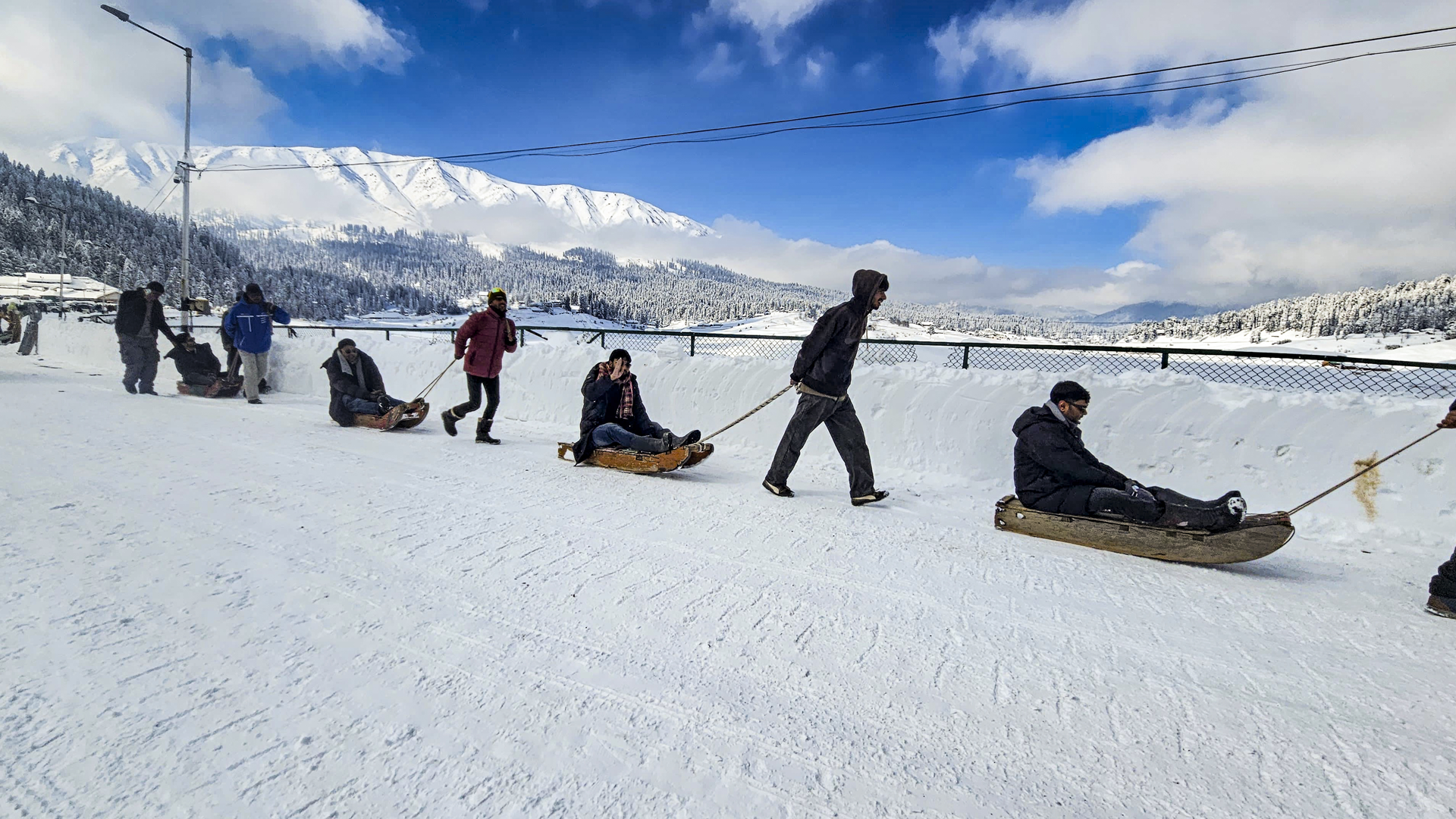 Tourists Flock To Gulmarg, Manali After Fresh Snowfall