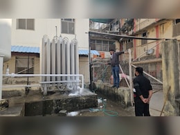 अस्&zwj;पताल में लगे ऑक्सीजन प्लांट पर जम रही बर्फ, सप्&zwj;लाई में बाधा पड़ने का खतरा