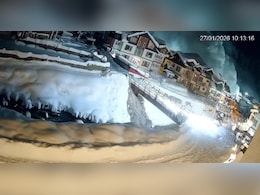 On Camera, Massive Avalanche Hits J&K's Sonamarg, Burying Houses In Snow