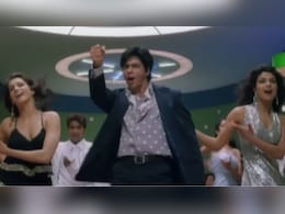 Shah Rukh Khan Asked <i>"Mujhe Kaun Dekhega?"</i> During <i>Don</i> Song Shoot, Says Isha Koppikar