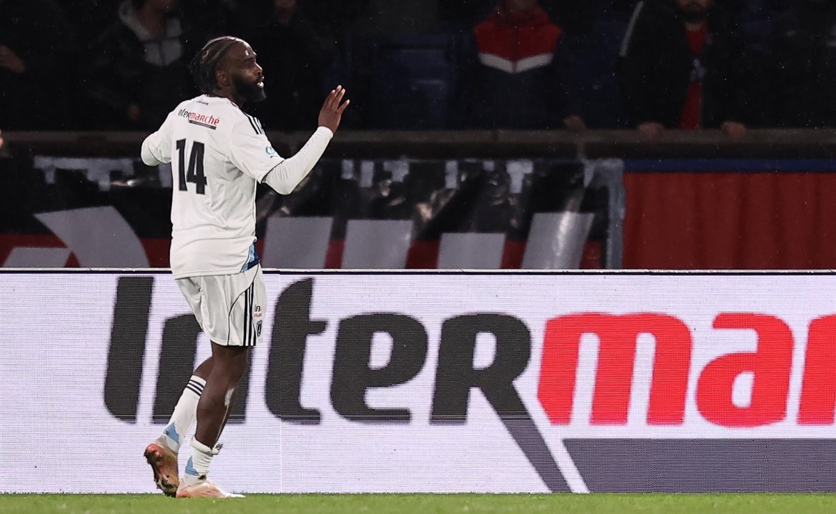 Paris FCs Jonathan Ikone Stuns PSG To Knock Out Former Club From French Cup