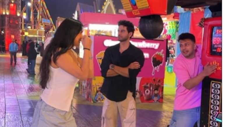 क्या आवेज के उकसाने पर आकांक्षा चमोला ने पति गौरव खन्ना को मारी लात, लिखा- वजह पर्सनल&nbsp;