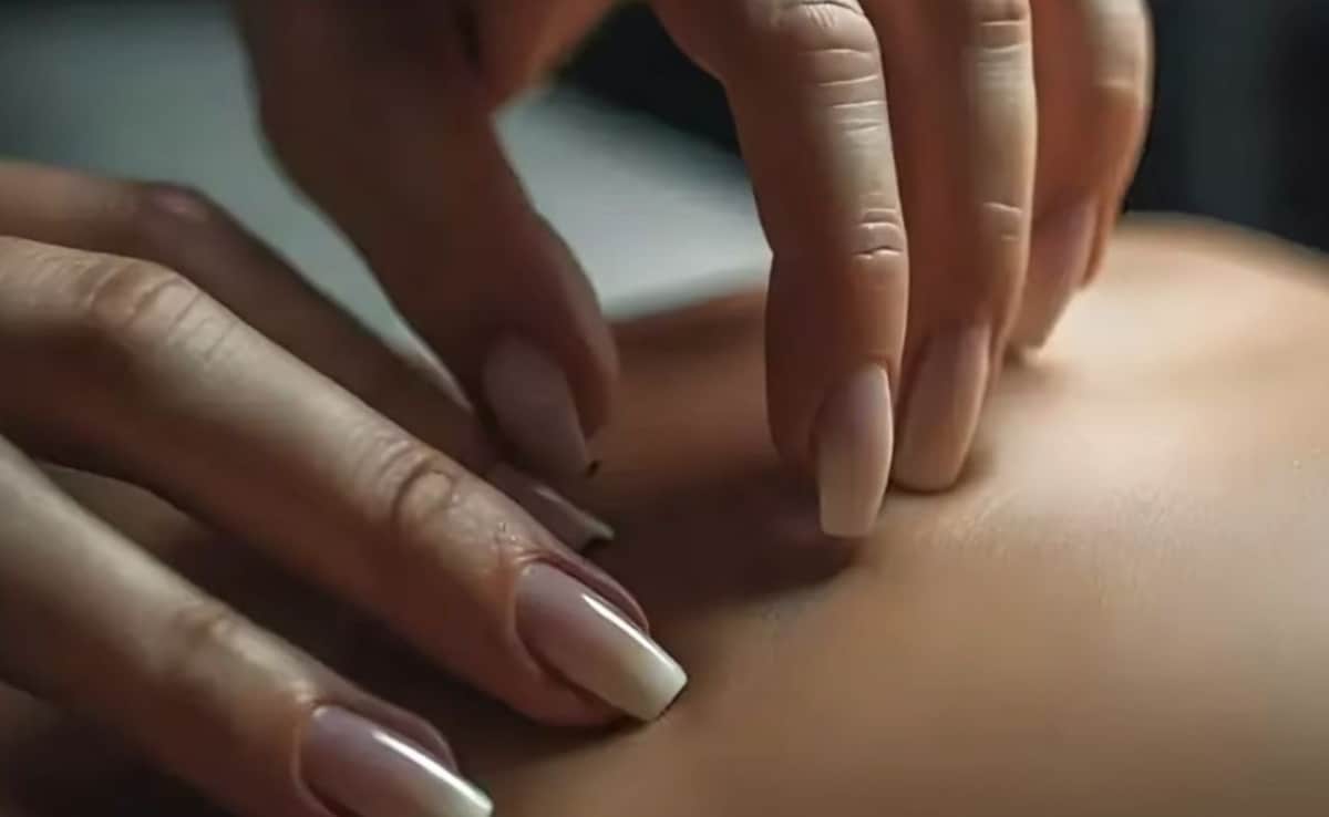 Professional Back Scratching Emerges as a High-Paying Wellness Service