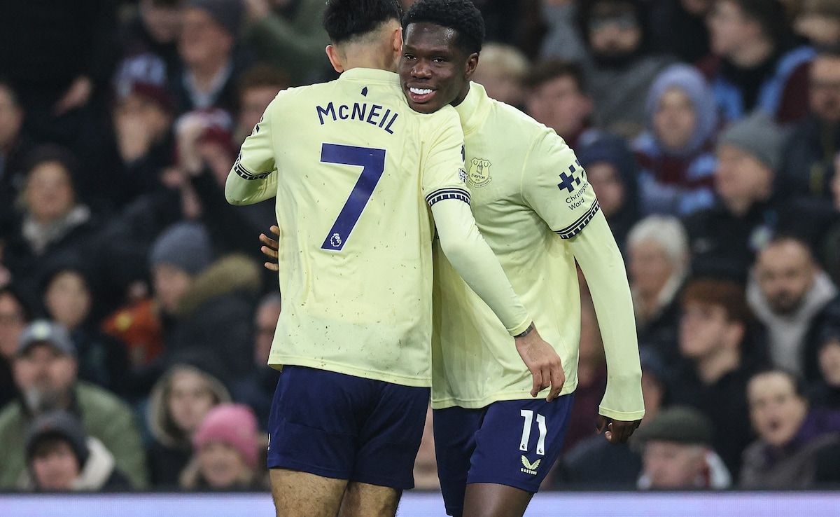 Aston Villas Title Bid Rocked By Everton Loss, Newcastle Held At Wolves