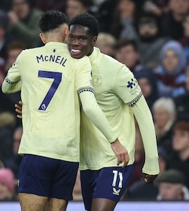 Aston Villas Title Bid Rocked By Everton Loss, Newcastle Held At Wolves