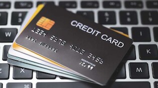 Credit Card: पहला क्रेडिट कार्ड लेने जा रहे हैं? ये 9 बातें जान लीं, तो पछतावा नहीं होगा!