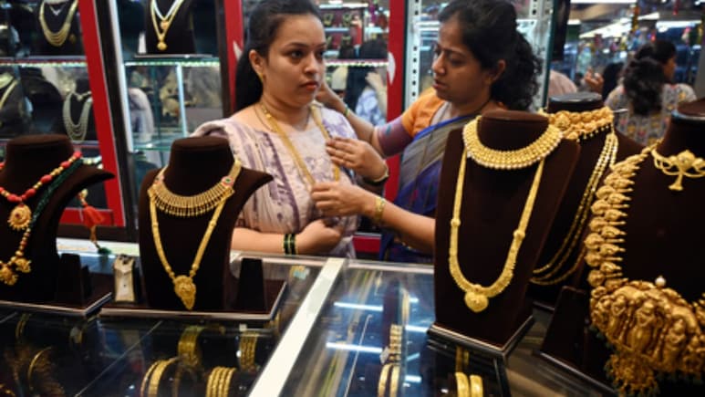 Gold-Silver Price: सोना 1.54 लाख पार, चांदी ने रचा इतिहास, एक हफ्ते में बदल गई तस्वीर