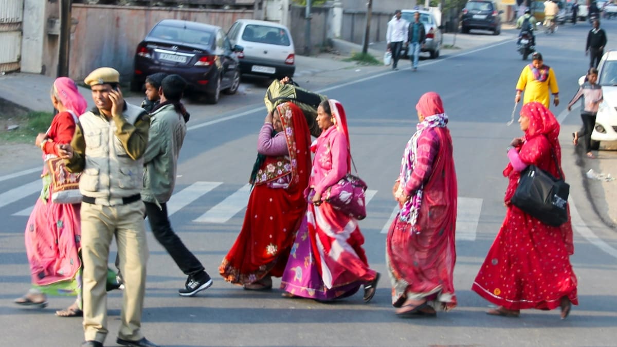 बीकानेर का 'वकील' बना हैवान! छात्रा को अगवा कर चलती कार में गैंगरेप, ग्रामीणों ने पीछा किया तो सड़क पर फेंका