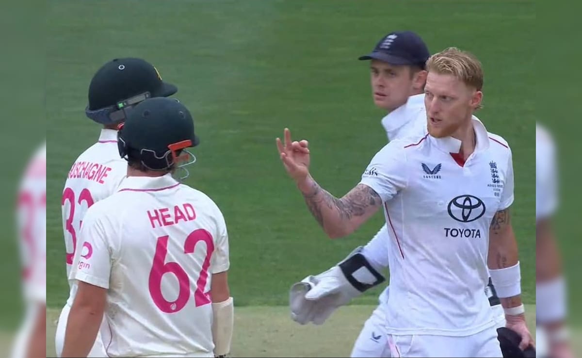 AUS vs ENG: जिससे थी इंग्लैंड को बेड़ा पार लगाने की उम्मीद, वही हुआ चोटिल, लंगड़ाते हुए मैदान से निकले बाहर