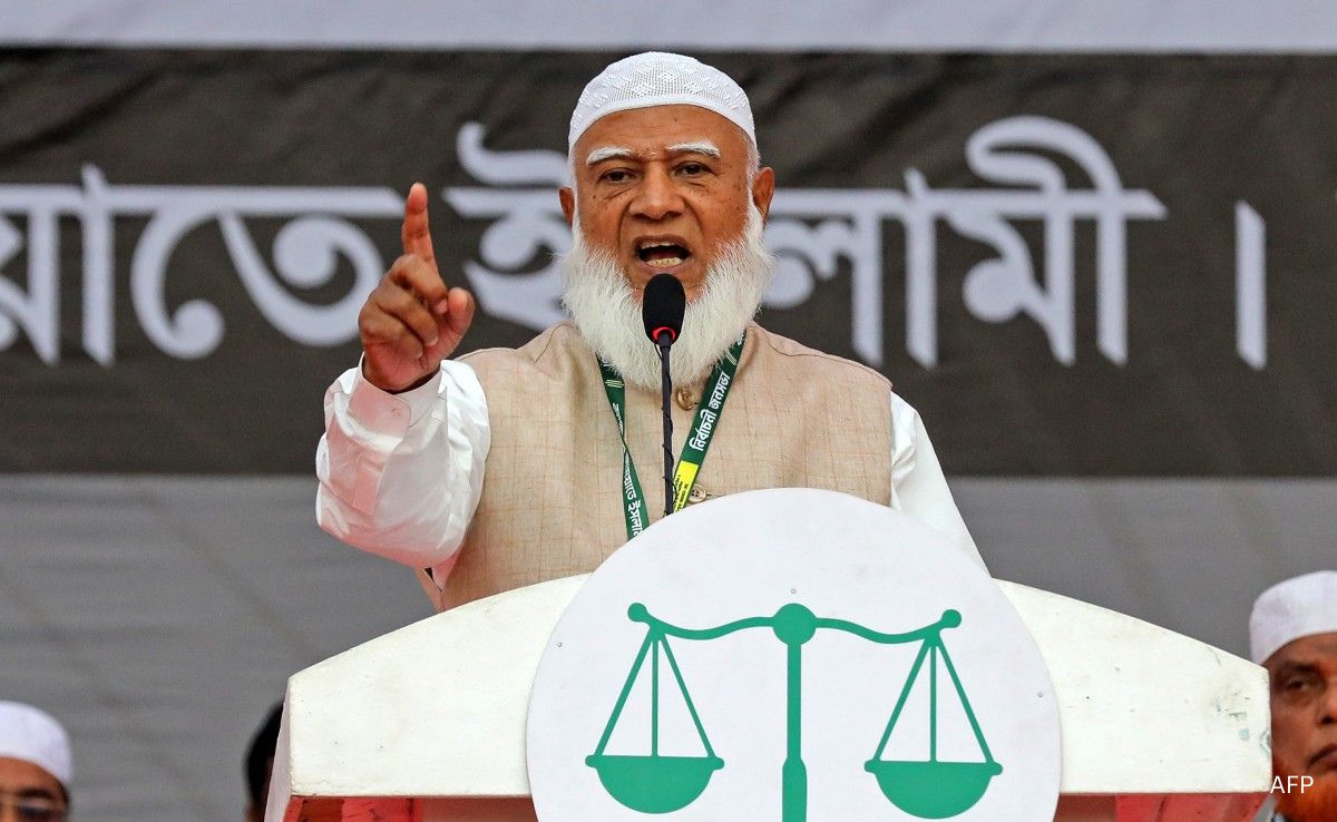Bangladeshs Jamaat-e-Islami leader Shafiqur Rahman addresses his supporters Bangladeshs Jamaat-e-Islami leader Shafiqur Rahman addresses his supporters