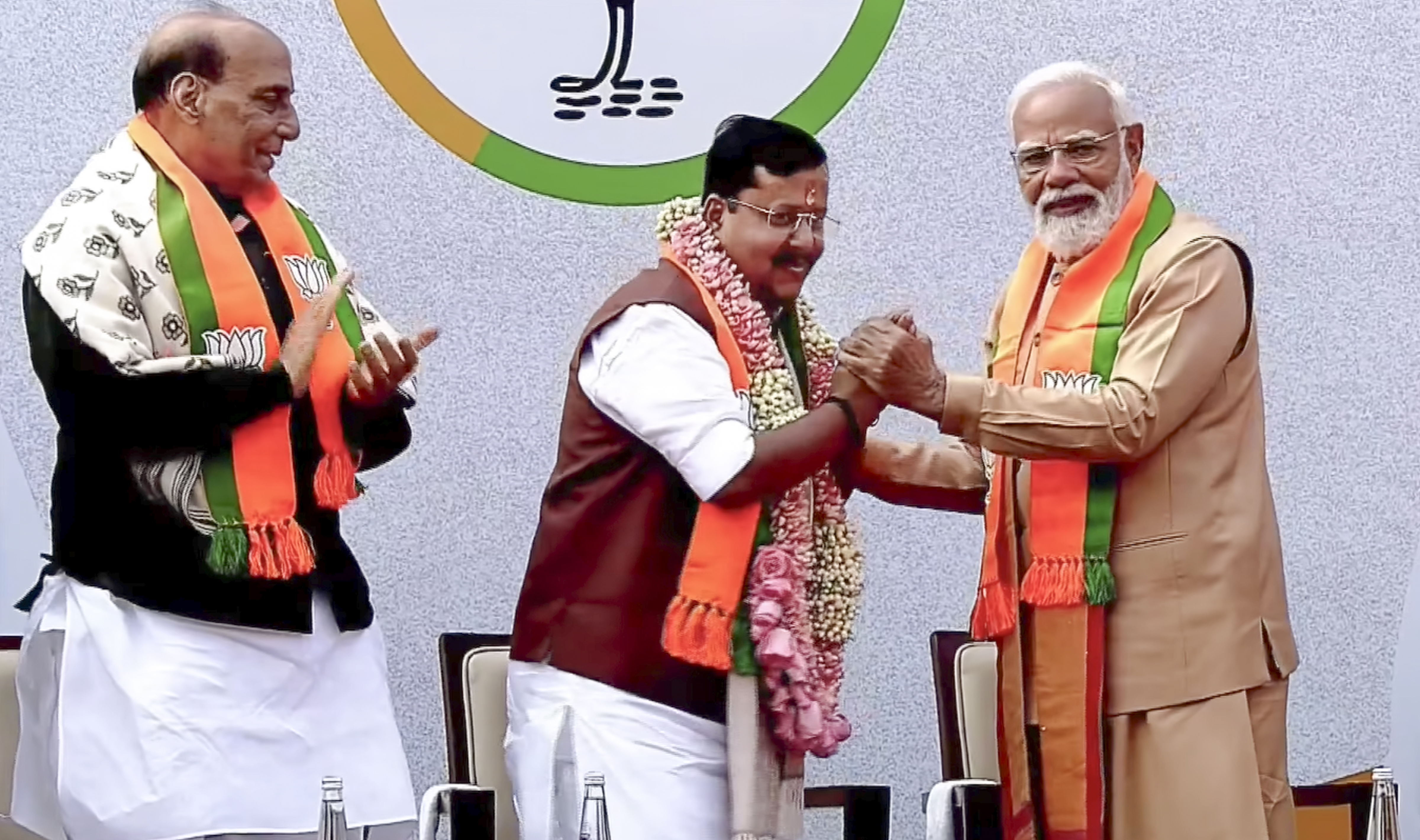 LIVE: बीजेपी में नितिन नबीन युग की शुरुआत, पीएम मोदी बोले - हमारे यहां अध्यक्ष बदलते हैं, लेकिन आदर्श नहीं