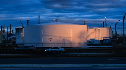 Venezuela To Discuss Oil Revamp That Will Allow Foreign Drillers