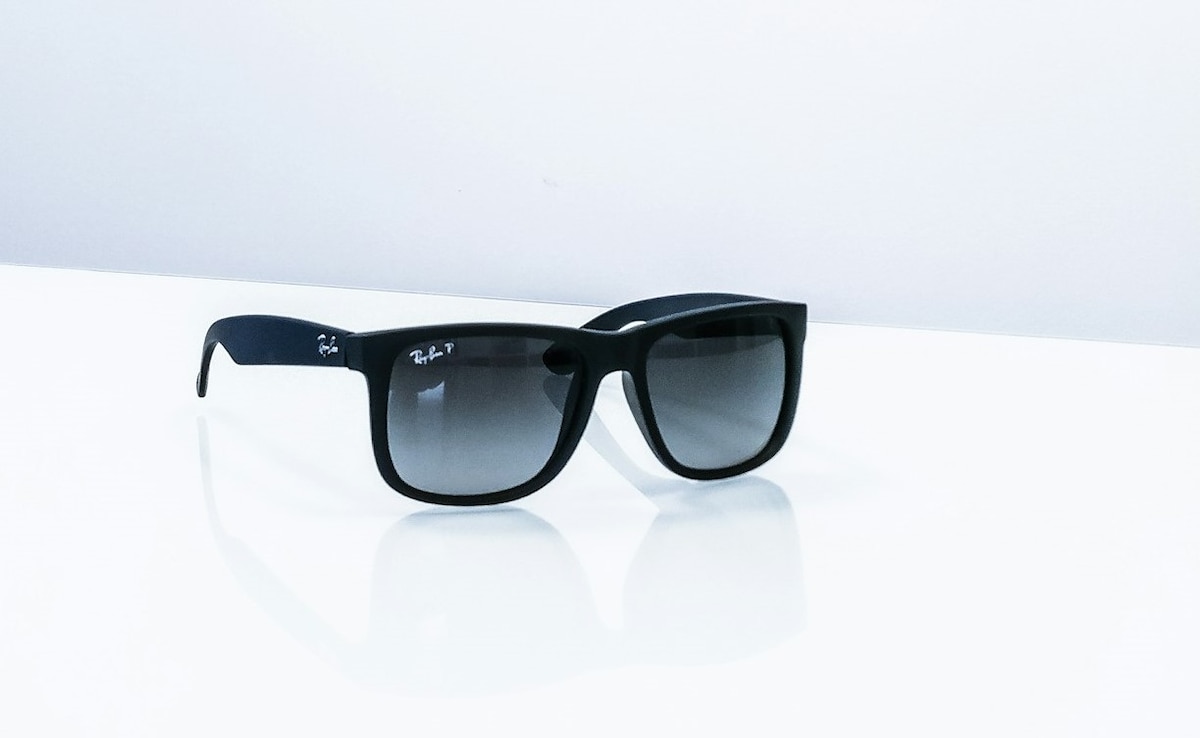 Delhi Man Applauds CISF Personnel At Airport For Recovering Smart Glasses