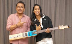 Gavaskar Fulfils Promise To Jemimah. Their Musical Duet Wins Internet - Video
