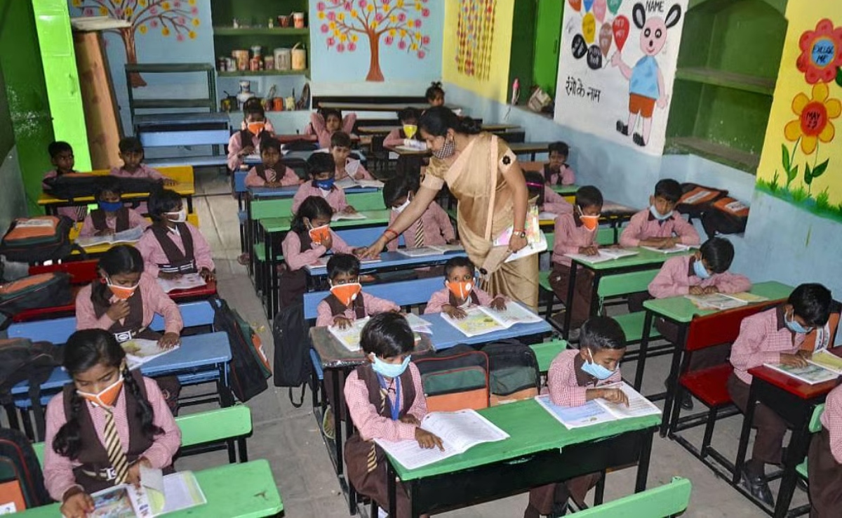 भारत के स्कूलों में बढ़ रही हैं सुविधाएं, कसरत करने में आगे हैं इस इलाके के बच्चे