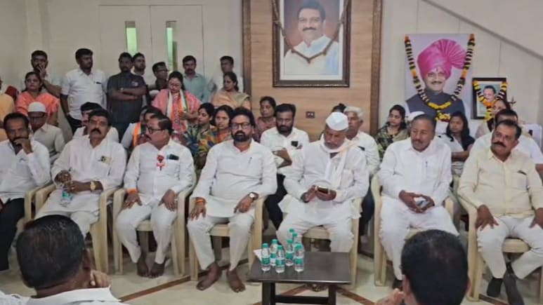 दोन्ही राष्ट्रवादी एकत्र येणार का? पुण्यातील बड्या नेत्याचं मोठं विधान,  म्हणाले, "अजितदादांची इच्छा.."