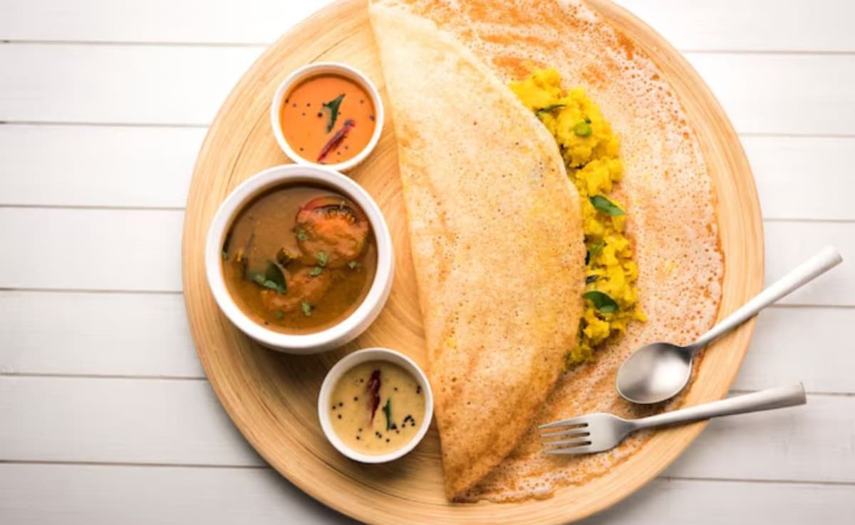 Nutritionist Fact-Checks Viral Claims About Idli and Dosa as 'Fermented Powerhouses'