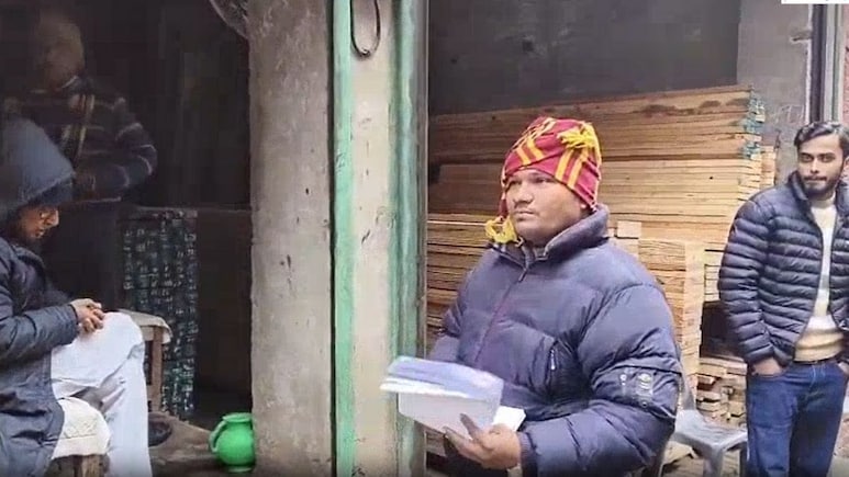 संभल में शाही मस्जिद से सटे कब्रिस्&zwj;तान की जमीन पर विवाद, 48 लोगों को नोटिस, 15 दिन में दिखाना होगा कागज