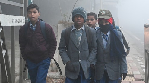 MP Weather: ग्&zwj;वाल&zwj;ियर, हरदा, इंदौर में स्&zwj;कूलों की छुट्टी, भोपाल में बदला टाइम, 30 ज&zwj;िलों में कोहरे का IMD Alert