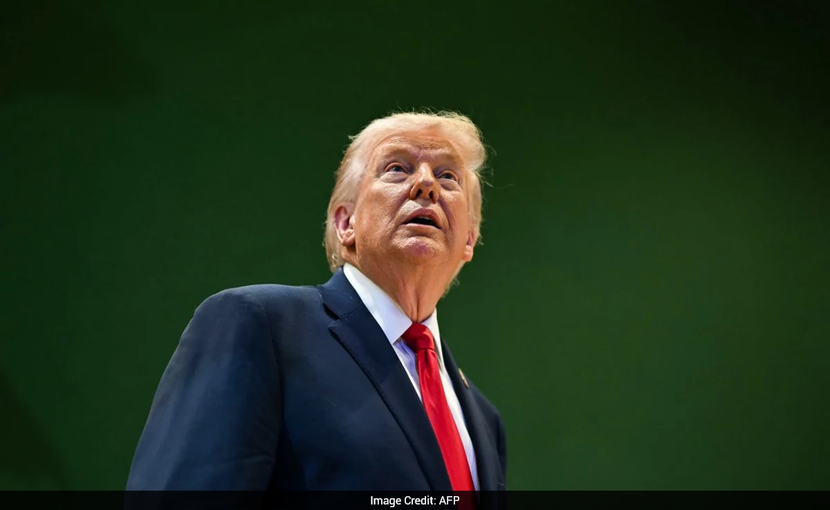 Trump's Faux Pas In Davos: Mispronounces Azerbaijan as Aberbaijan, Confuses Greenland With Iceland