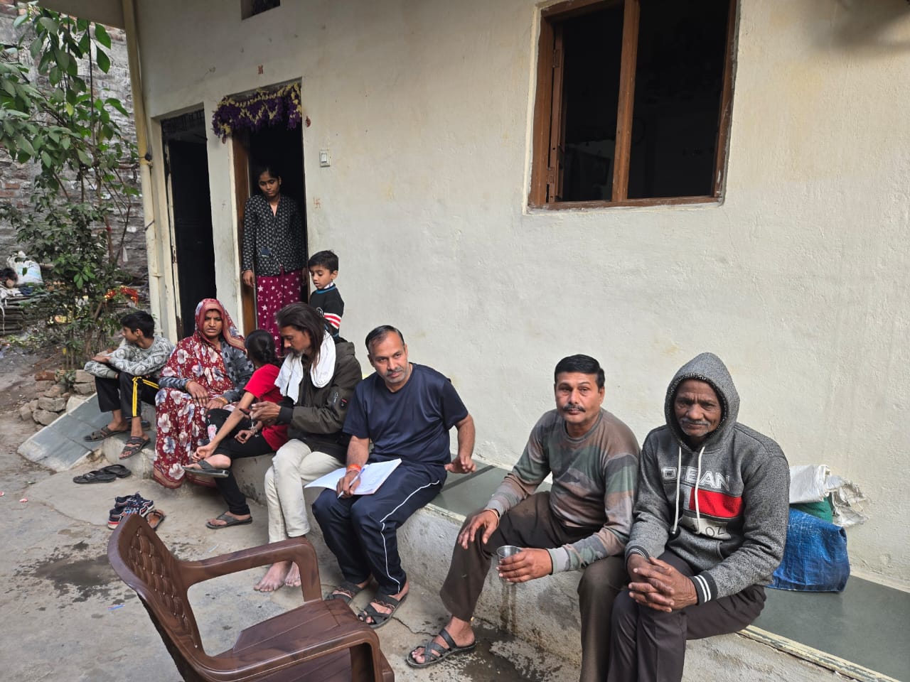 इंदौर: भागीरथपुरा इलाके की जनता काफी वक्त से दूषित पानी की समस्या झेल रही है. इंदौर: भागीरथपुरा इलाके की जनता काफी वक्त से दूषित पानी की समस्या झेल रही है.