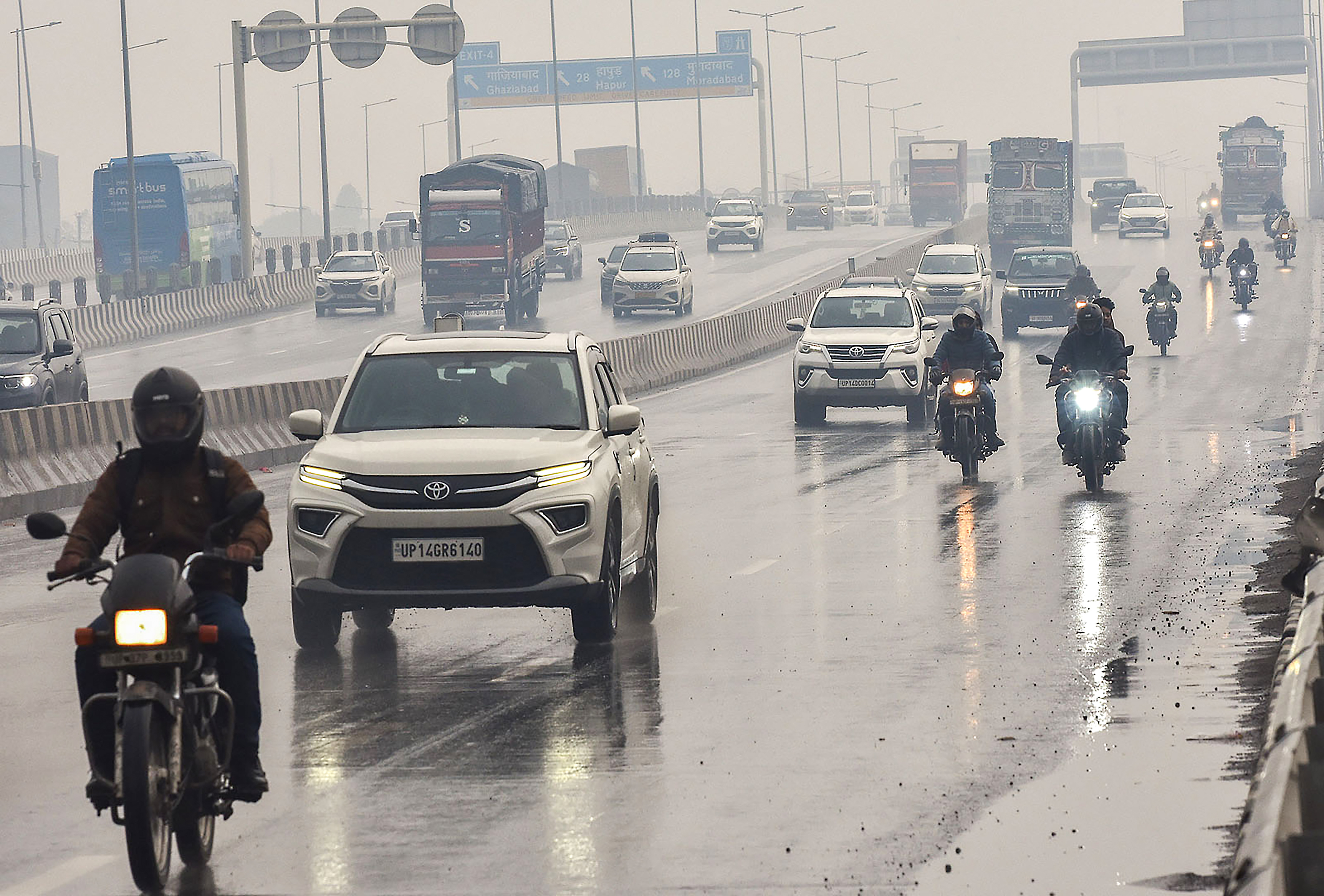 पहाड़ों पर बर्फबारी और मैदानों में बारिश : IMD का 'ऑरेंज अलर्ट', अगले 48 घंटे भारी!