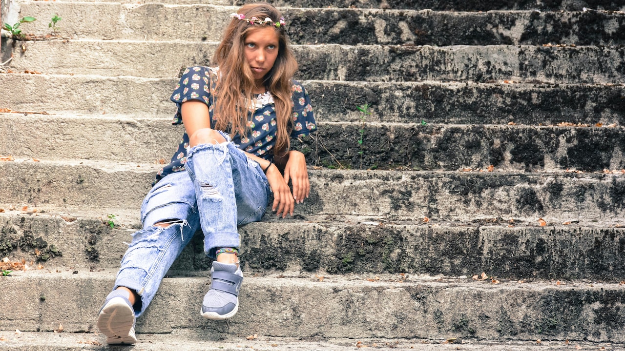 Why Your Jeans Lose Shape at Knees And Thighs And How To Keep Them Fitted