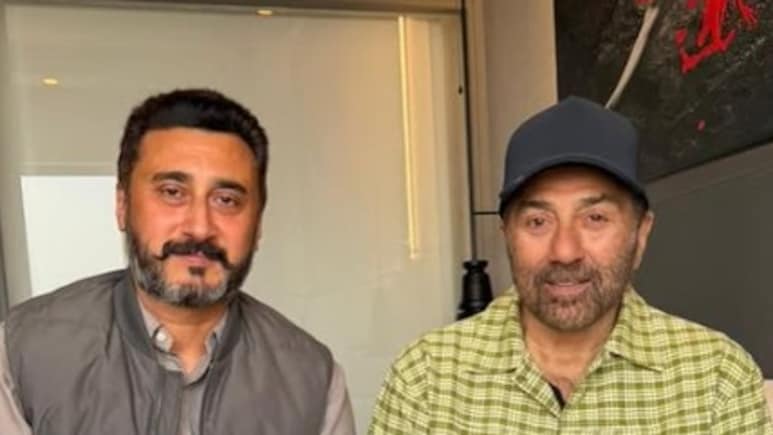 <i>Jab Border 2</i> Actor Sunny Deol Met The Family Of Param Vir Chakra Flying Officer Nirmal Jit Singh Sekhon