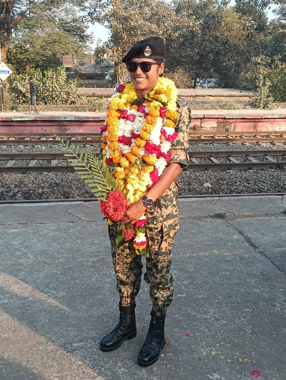 success story kirti kalam bsf labourer daughter barja village timarni harda mp