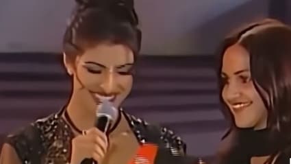 धर्मेंद्र की लाडली ने जब देसी गर्ल के साथ कर दिया था खेल, हाथ में माइक लिए बस देखती रह गईं प्रियंका चोपड़ा