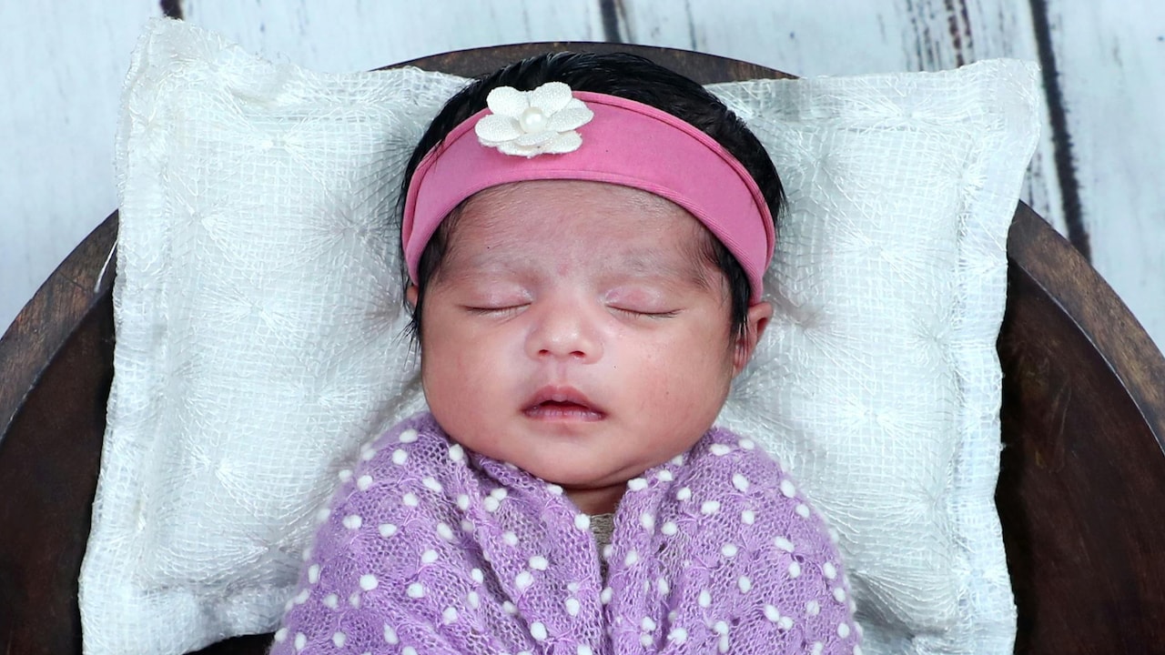 Are Zippers Or Snap Buttons Safer For Newborn Sleepsuits? Pros, Cons And Expert Tips Are Zippers Or Snap Buttons Safer For Newborn Sleepsuits? Pros, Cons And Expert Tips