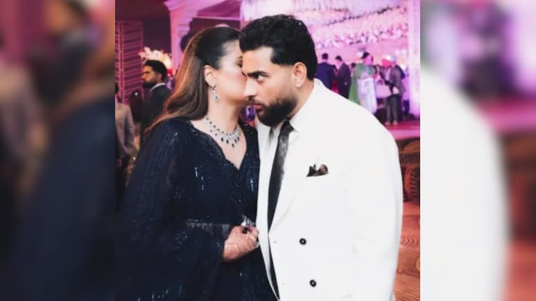 करण औजला बेवफा है? चीटिंग के आरोपों के बीच बीवी ने शेयर की सिंगर के साथ रोमांटिक फोटो