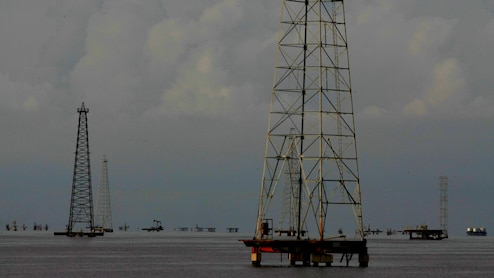 Trump Officials In Talks With Venezuela On Oil Exports To US: Report