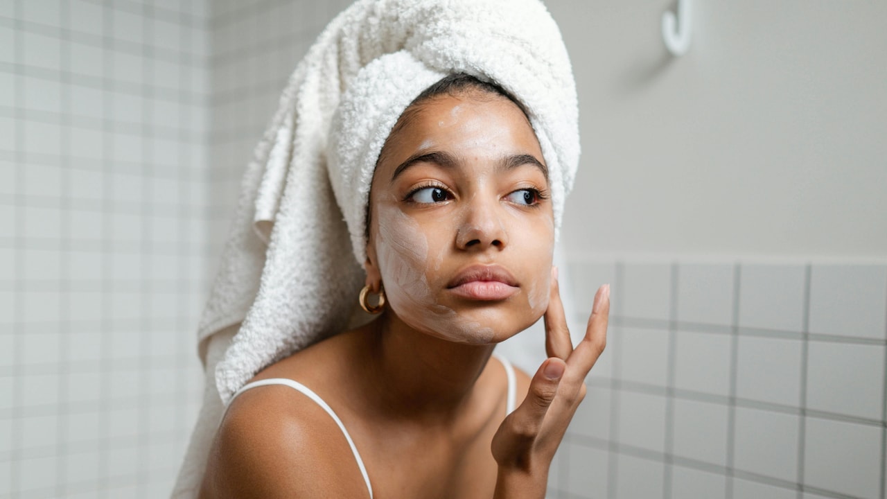 Why Your Face Feels Tight After Washing: Causes And Skincare Tips