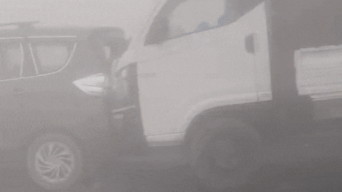 यूपी में कोहरे का कोहराम: नोएडा में इंजीनियर की मौत, कानपुर में राहगीरों को रौंदा, कई जगह भिड़े वाहन