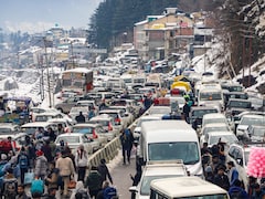 हिमाचल में मौसम ने ली करवट, लाहौल-स्पीति और मनाली में बर्फबारी शुरू; 4×2 और दोपहिया वाहनों पर प्रतिबंध