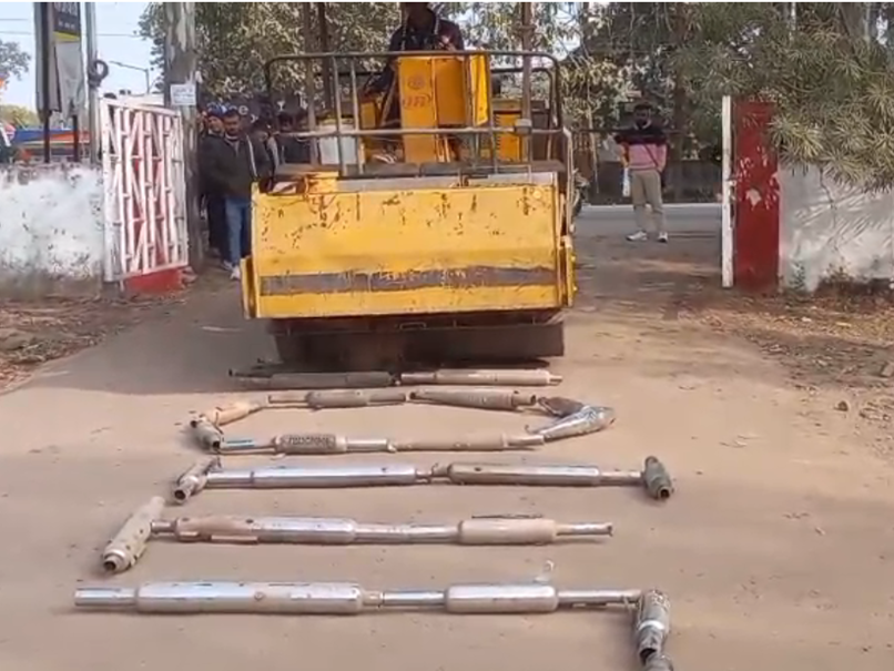 Noise Pollution: मॉडिफाइड साइलेंसर पर बुलडोजर एक्शन; इन शहरों में शोर मचा रहीं थीं बाइक