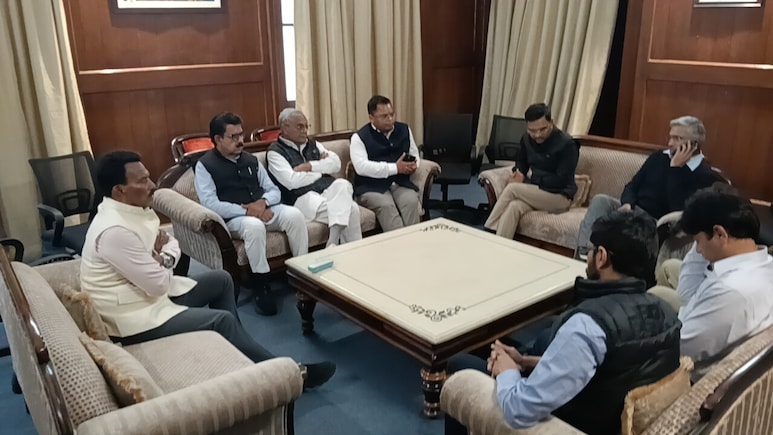 भागीरथपुरा में आज से होगी पानी की सप्लाई, कैलाश विजयवर्गीय ने नगर निगम अधिकारियों और मुख्य सचिव के साथ की बैठक