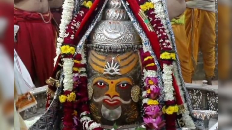 महाकाल मंदिर में गैर‑हिंदुओं की एंट्री बैन पर गरमाई सियासत, कांग्रेस ने पूछा- 'हर भारतीय हिंदू', फिर रोक क्यों?