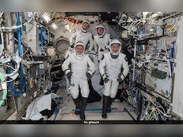 एस्ट्रोनॉट्स को कितनी सैलरी देते हैं NASA और ISRO? पैकेज जान उड़ जाएंगे होश