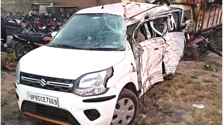 मकर संक्रांति पर खाटूश्यामजी दर्शन करने जा रहे भक्तों की कार हाईवे पर पलटी, 2 श्रद्धालुओं की मौत; 4 घायल