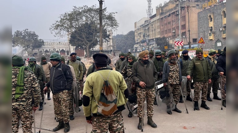 आंखों देखी: फैज-ए-इलाही मस्जिद की मीनारें खामोश और चर्चाओं का गुबार आसमान पर&hellip;