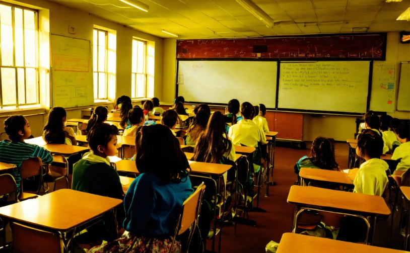 हिजाब मंजूर पर तिलक नहीं... लंदन के स्कूल में जानिए 8 साल के हिंदू बच्चे के साथ क्या हुआ