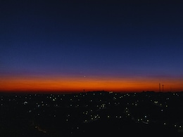 आज शाम 6 बजे &lsquo;अंधेरे&rsquo; में डूब जाएगा यूपी! इस वजह से 75 जिलों में बजेगा सायरन