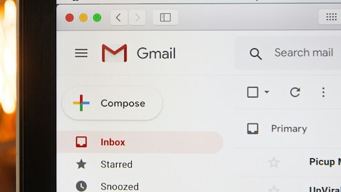 छुट्टियां मना रहे हैं? तब भी आपका Gmail भेजेगा सबको E-mail,  ऐसे समझें Gmail Autoreply का पूरा तरीका